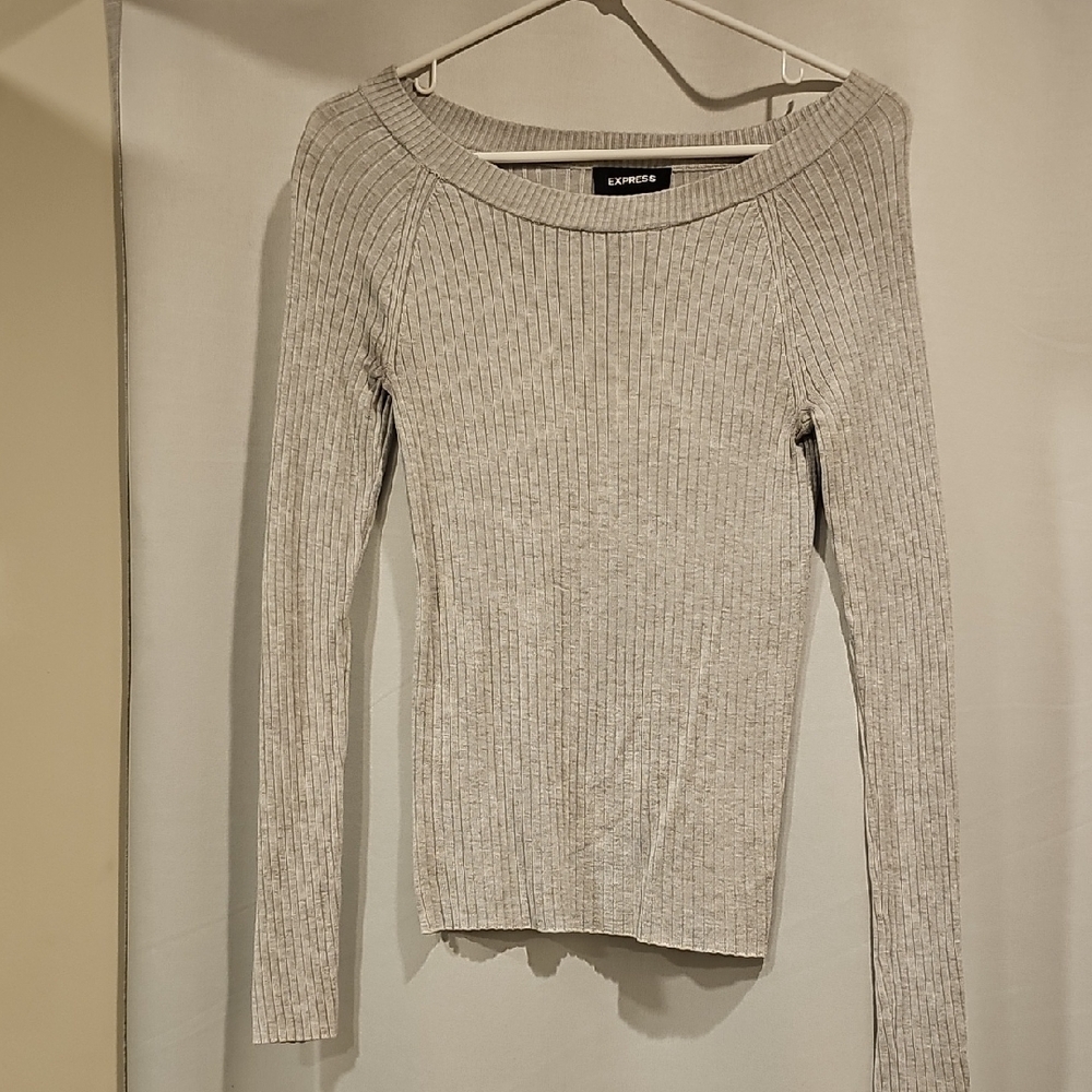 Luxxe Ribbed Knit Sweater in Light Gray